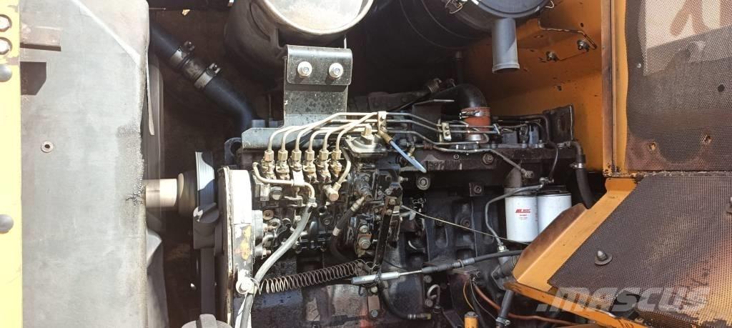 CASE 821 C Pale gommate