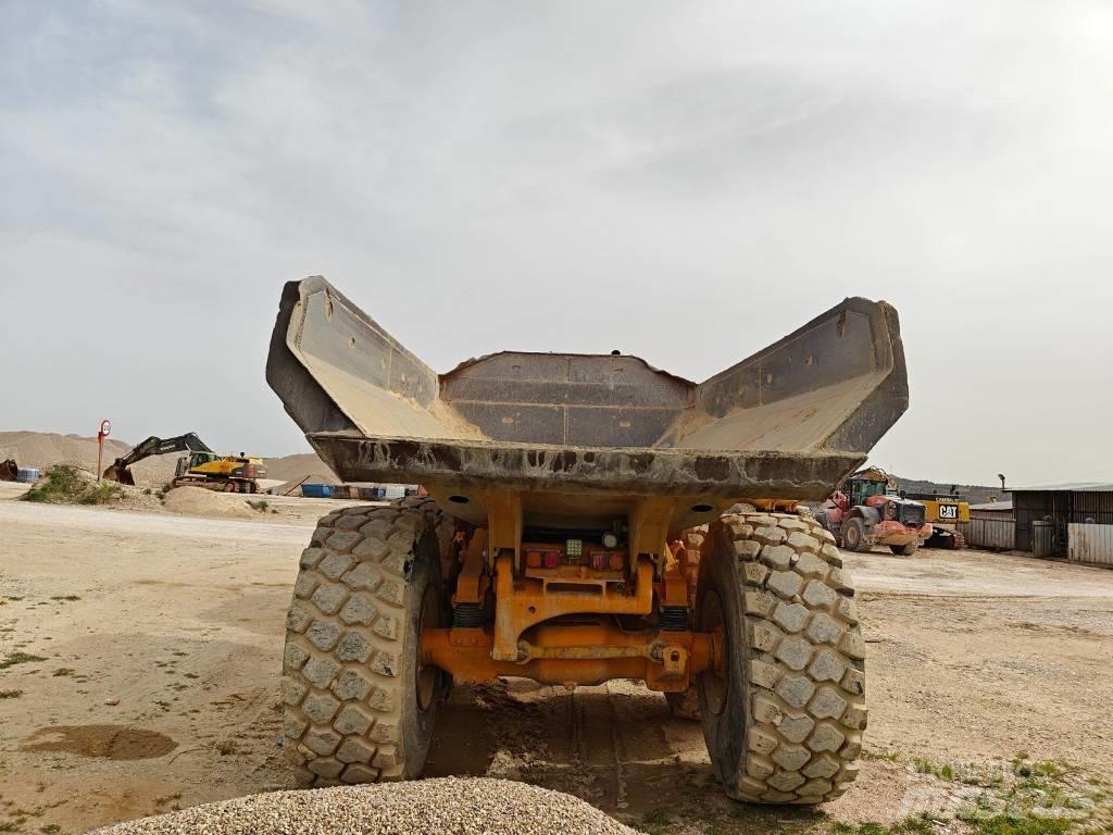 CAT 740B Dumpers articolati