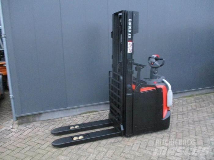Toyota SPE 120L Transpallet uomo a terra