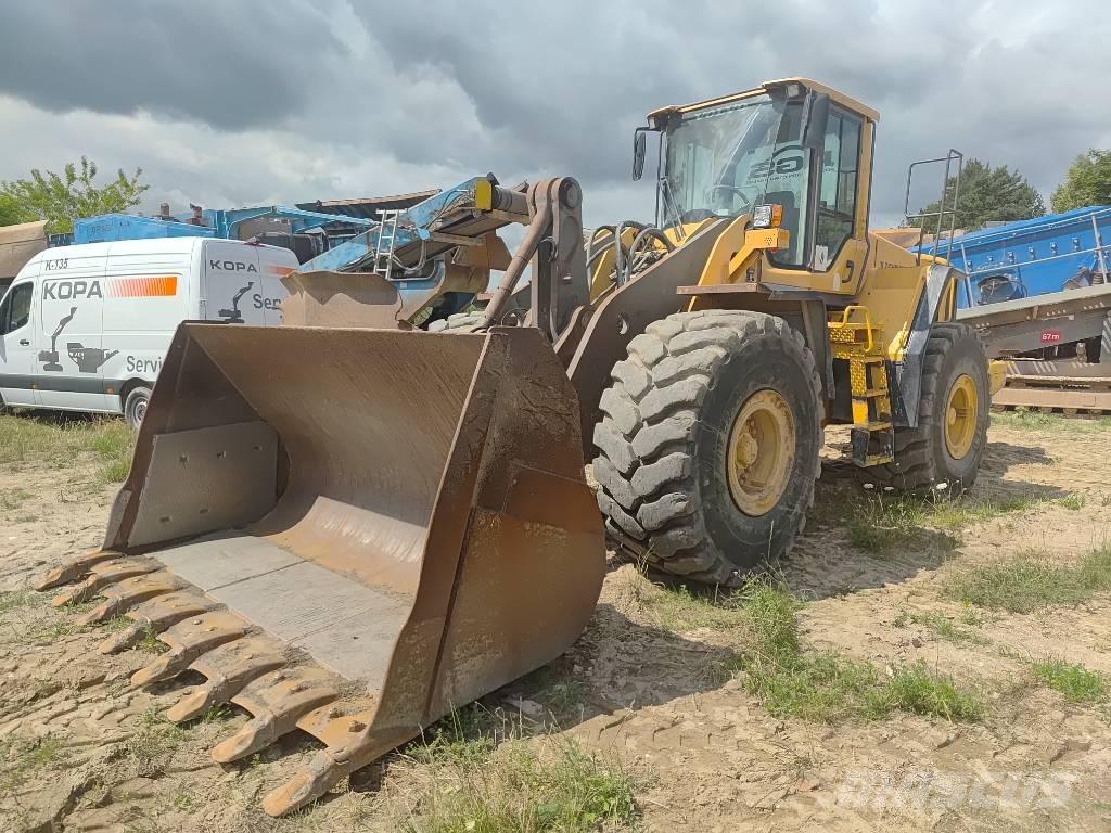 Volvo L 180 F Pale gommate