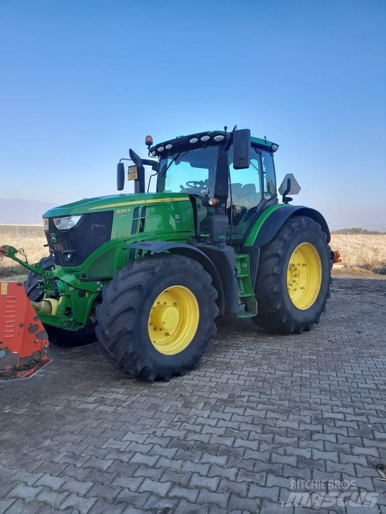 John Deere 6250R Trattori