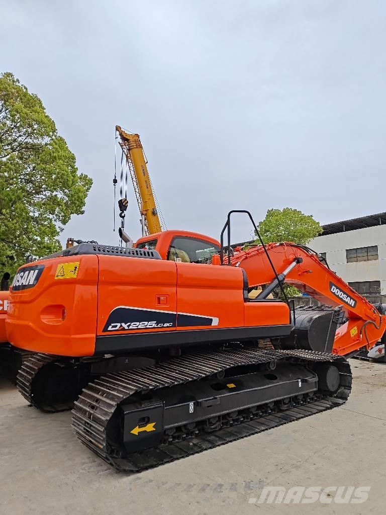 Doosan DX 225 LC-9C Escavatori cingolati