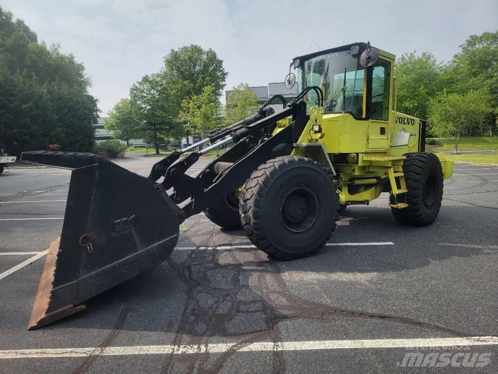 Volvo MICHIGAN L90B Pale gommate