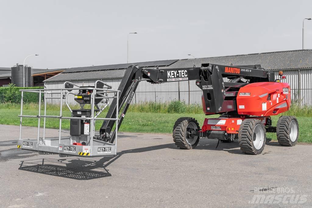 Manitou 200 ATJ e Piattaforme a braccio articolato