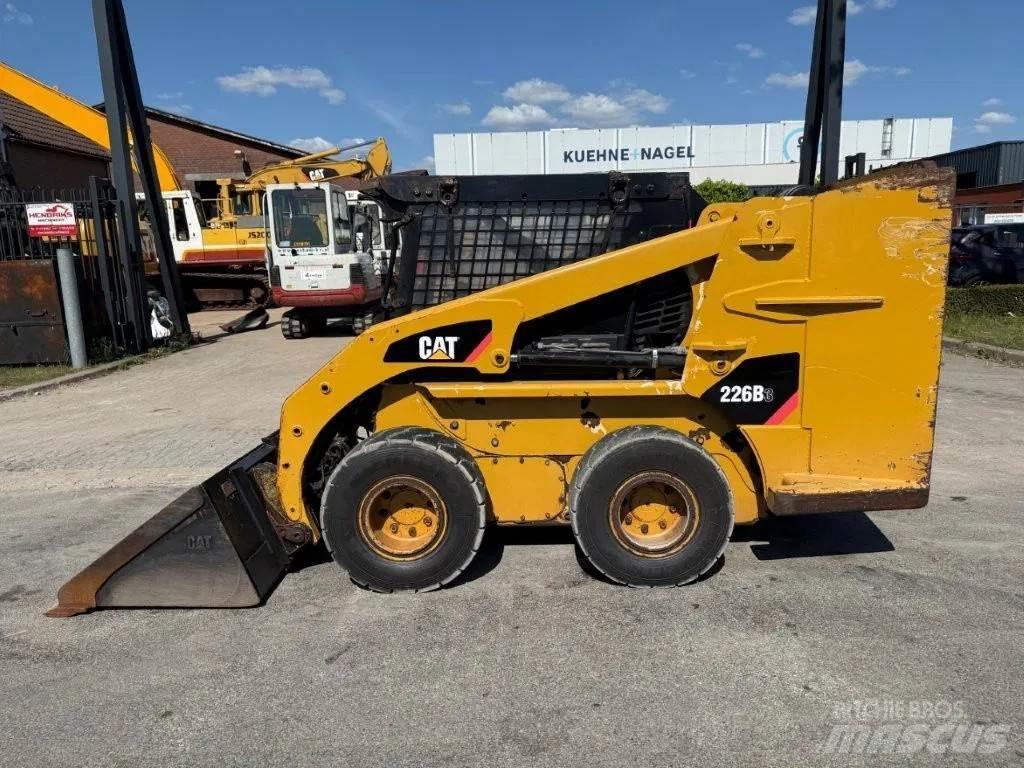 CAT 226B3 Turbo Mini Pale Gommate