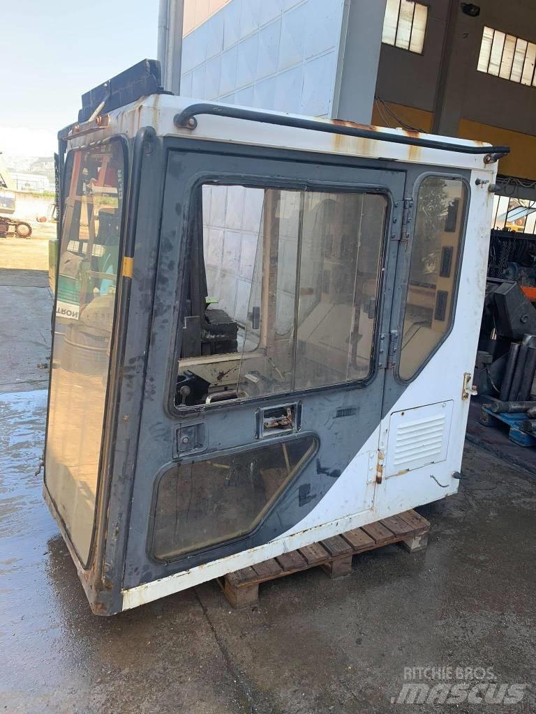 CAT 375 Cabine e interni