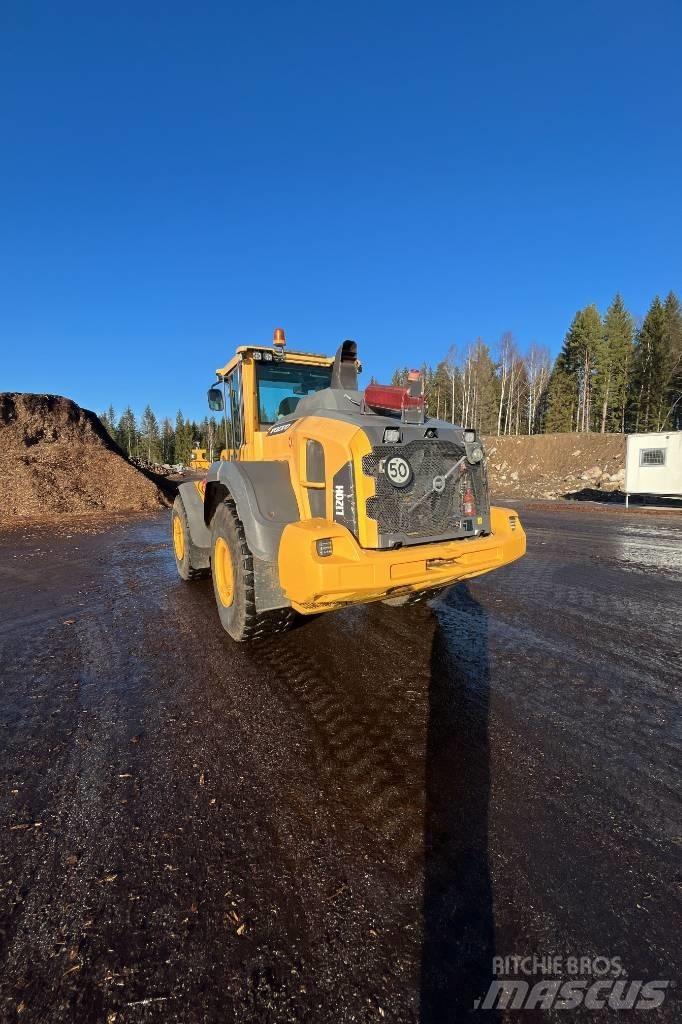 Volvo L 120 H Pale gommate