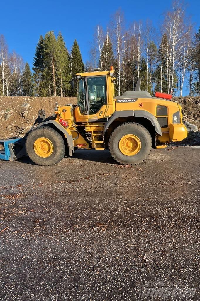 Volvo L 120 H Pale gommate