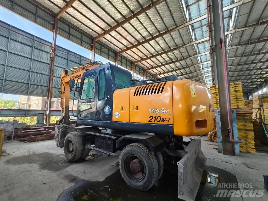 Hyundai R210w-7 Escavatori gommati