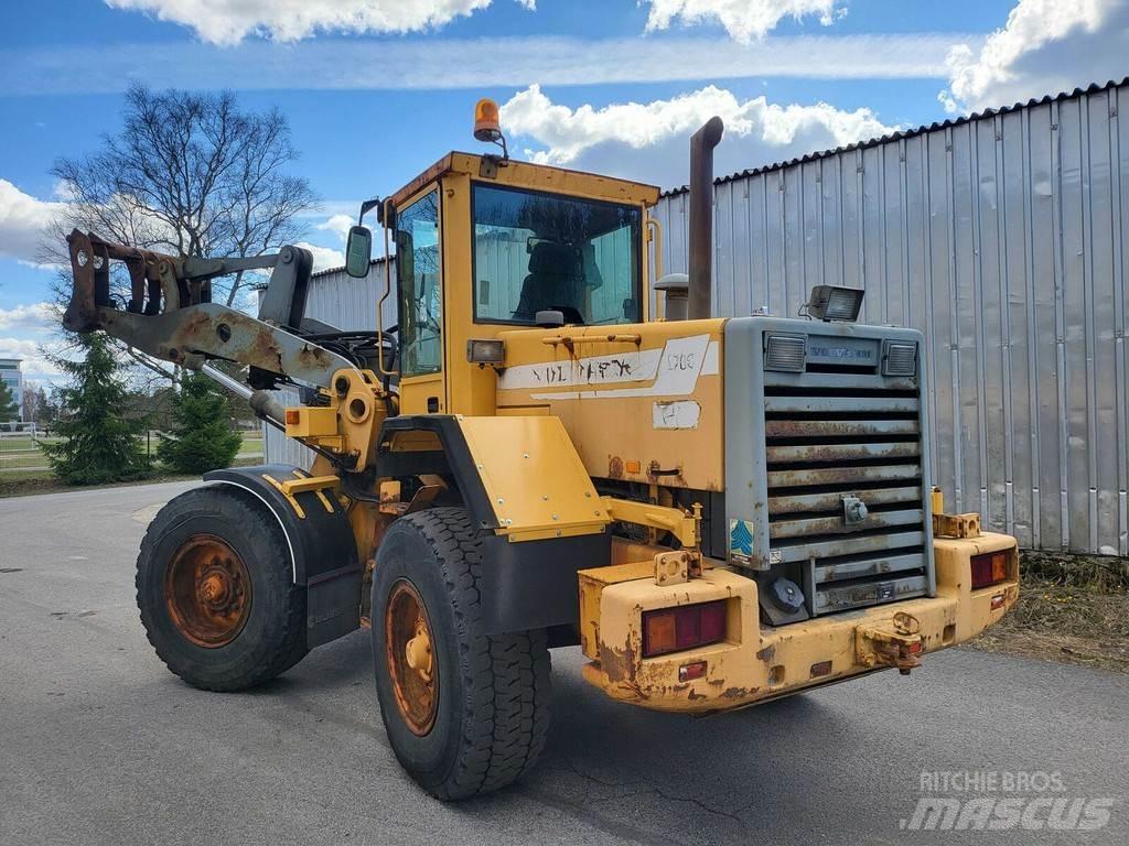 Volvo BM L70C Pale gommate