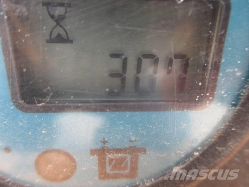 Haulotte Compact 14 Piattaforme a pantografo