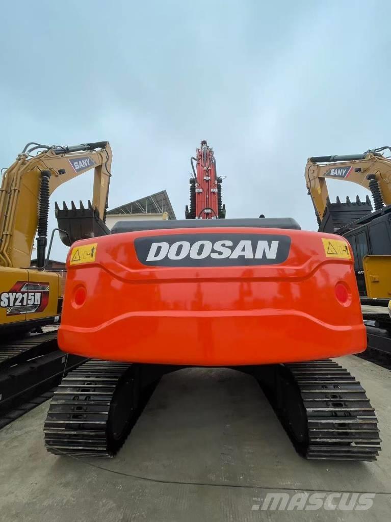 Doosan DX 225 LC Escavatori cingolati