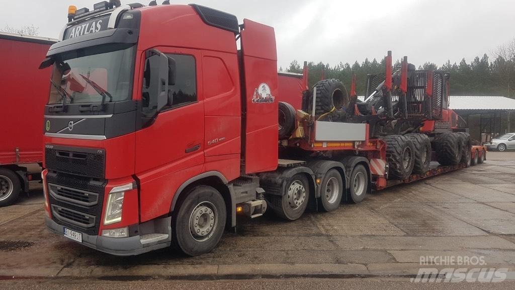 Komatsu 875 Forwarder
