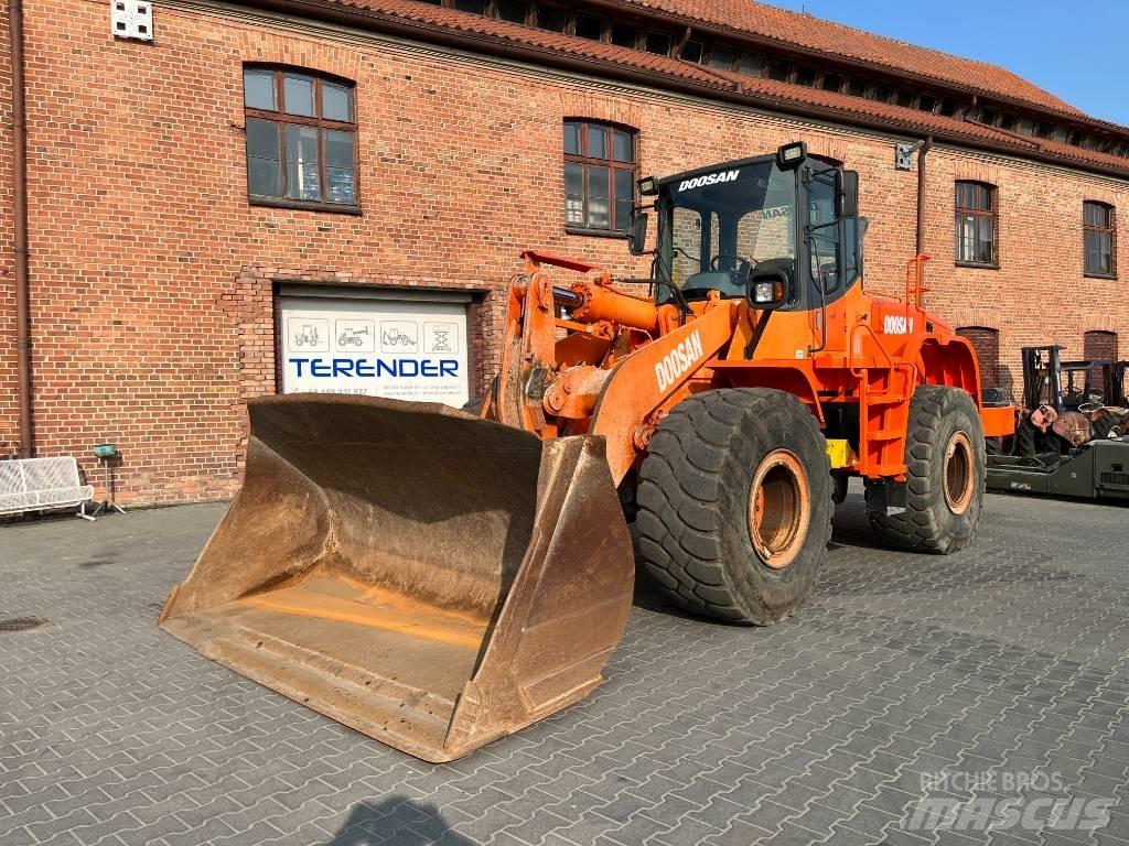 Doosan DL 300 Pale gommate