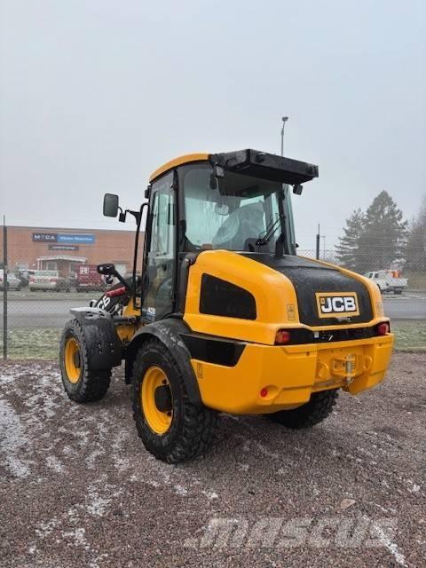 JCB 409 Pale gommate
