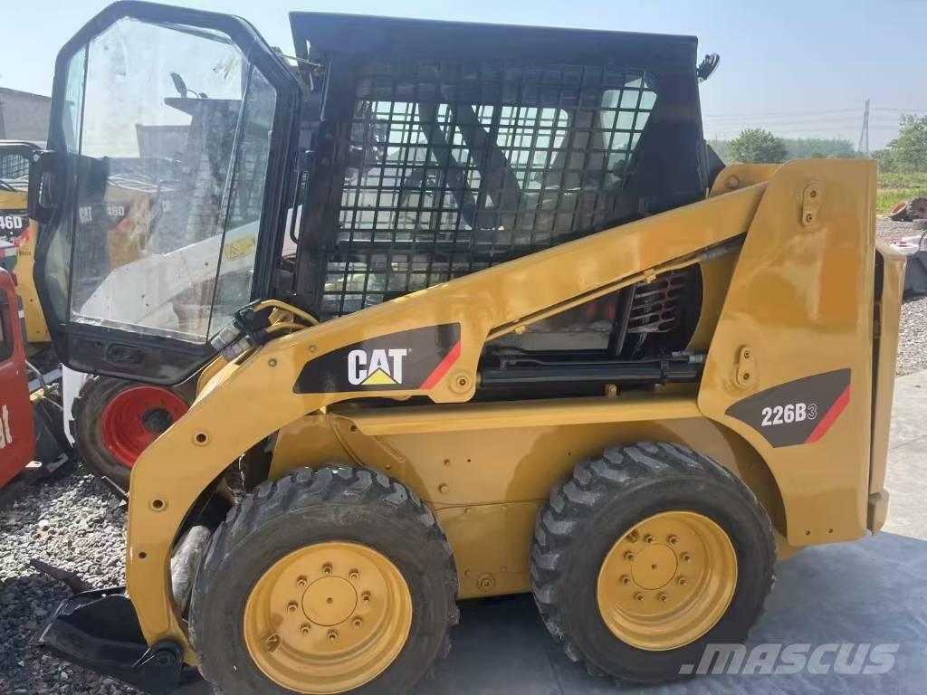 CAT 226 B 3 Mini Pale Gommate