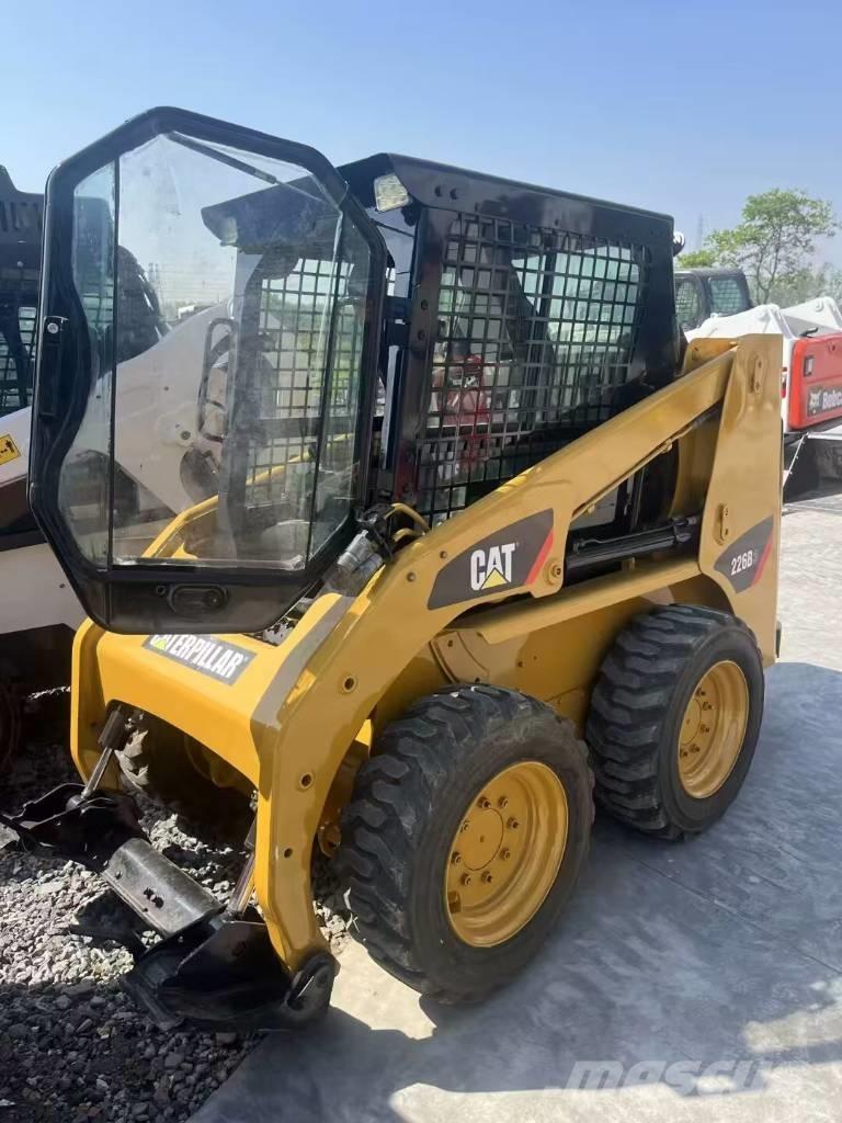 CAT 226 B 3 Mini Pale Gommate