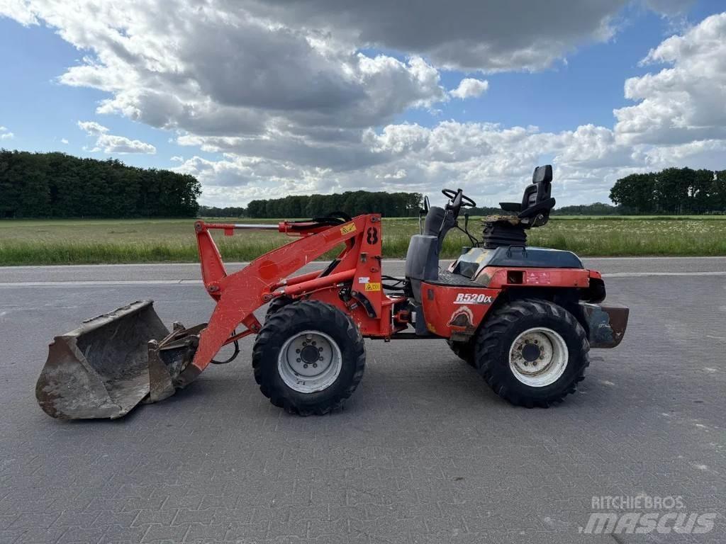 Kubota R520NH Pale gommate