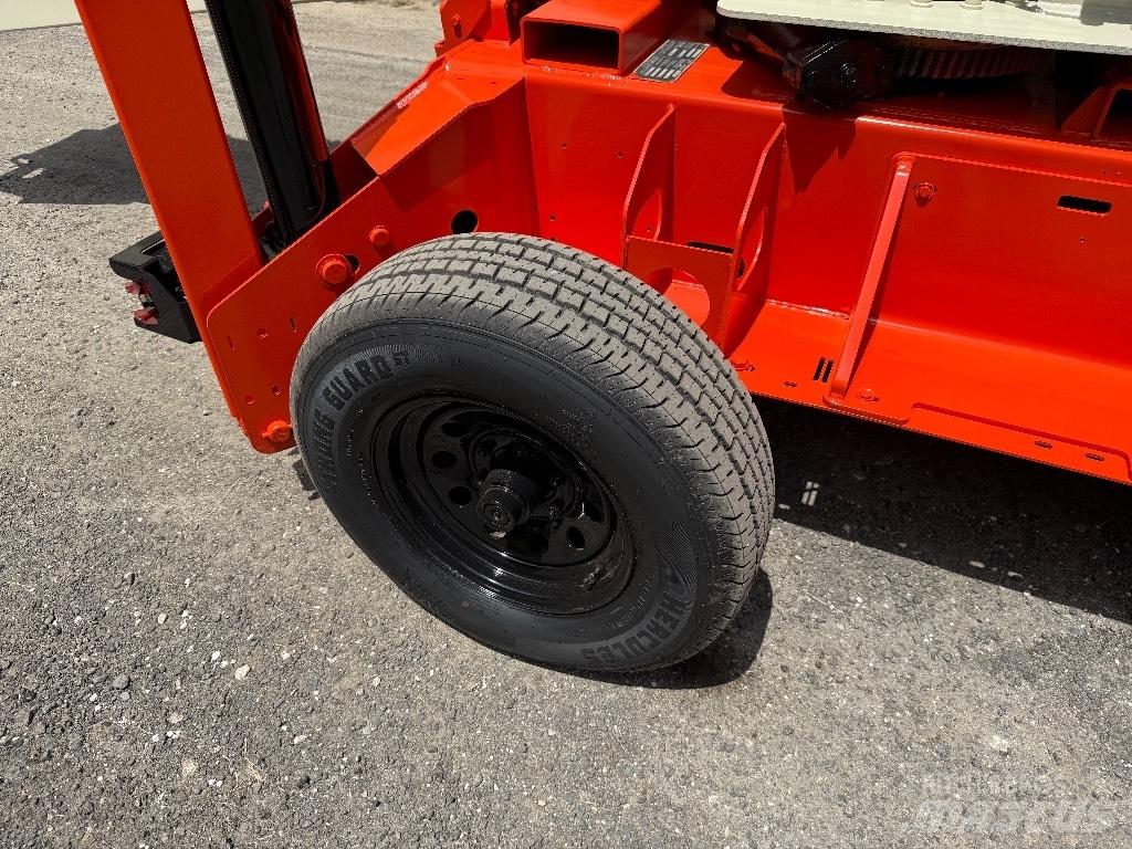 JLG T 500 J Piattaforme aeree su rimorchio