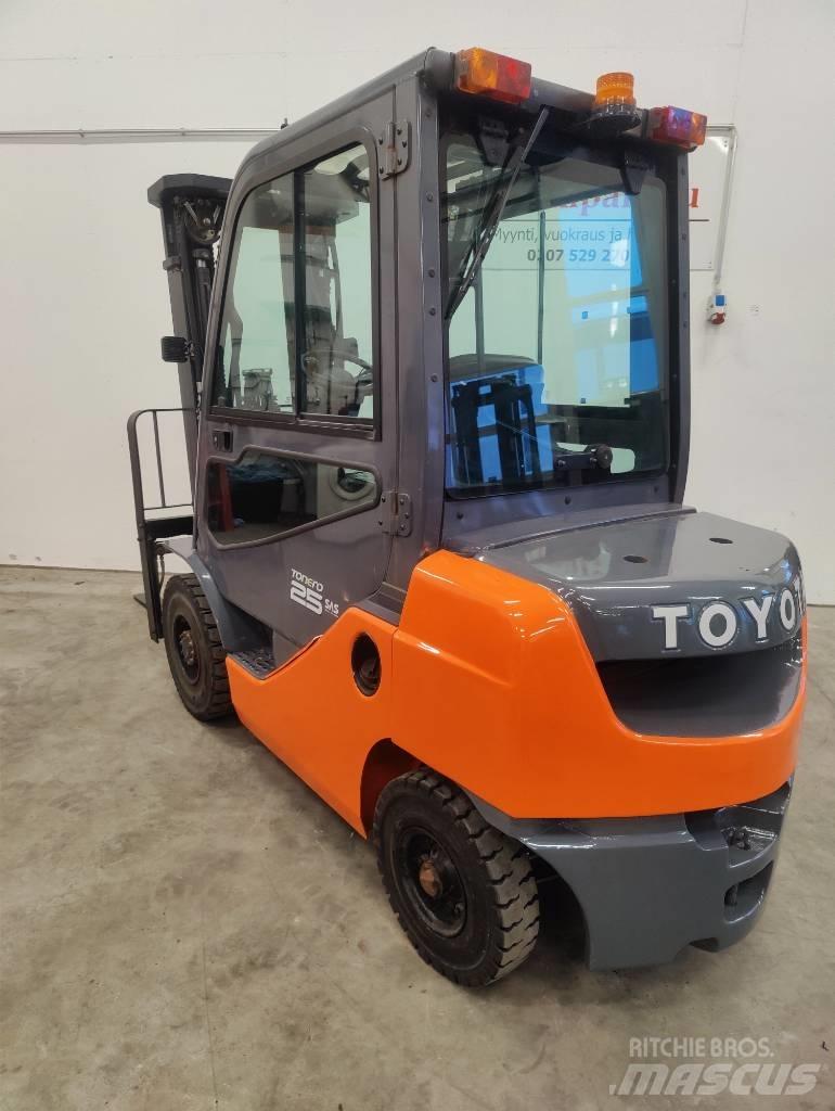 Toyota 02-8 FDF25 Carrelli elevatori diesel