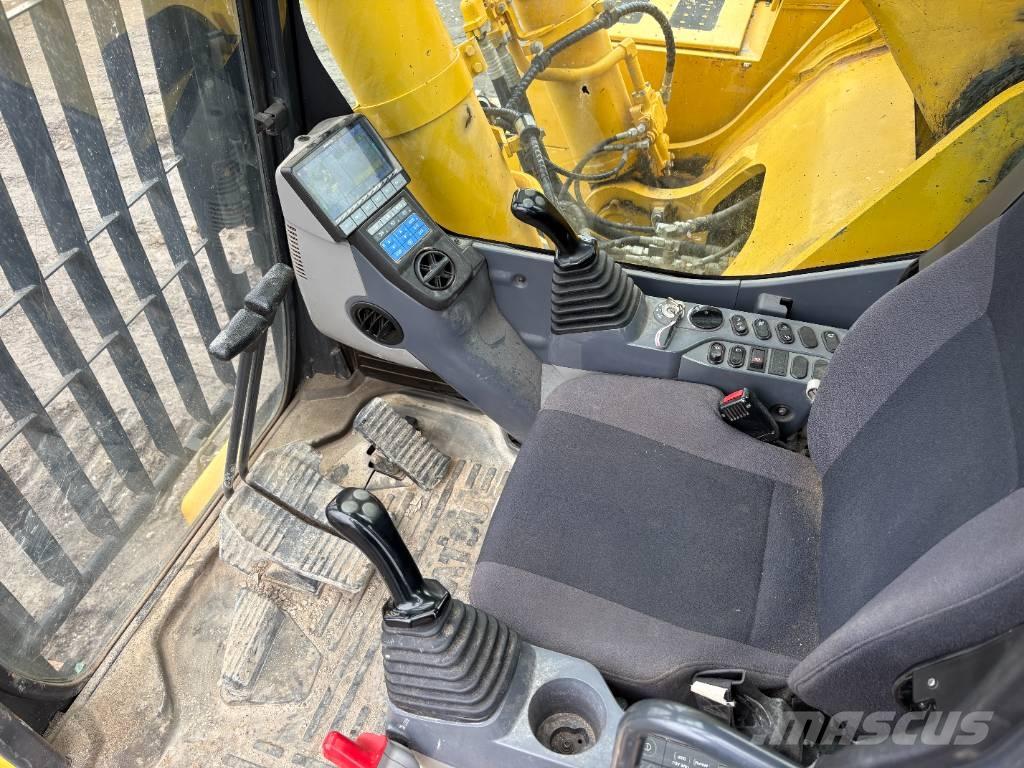 Komatsu PC700LC-11 Escavatori cingolati