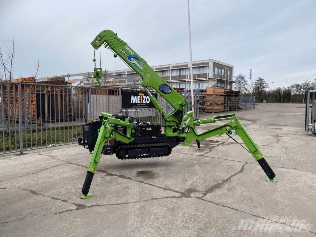 Unic URW 295 Gru per tutti i terreni