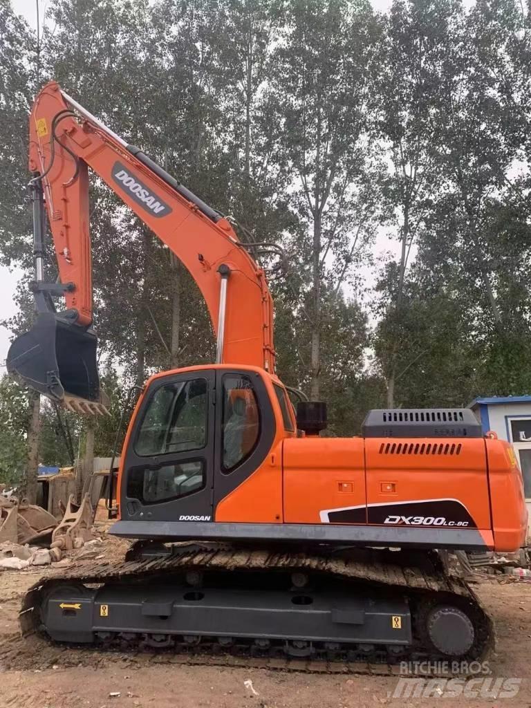 Doosan DX300LC-9C Escavatori cingolati