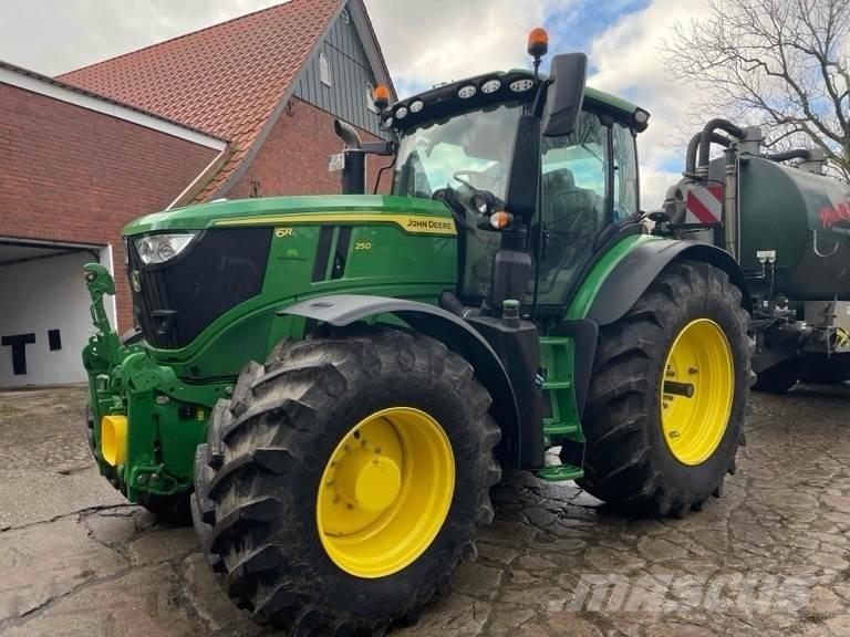 John Deere 6R 250 Trattori