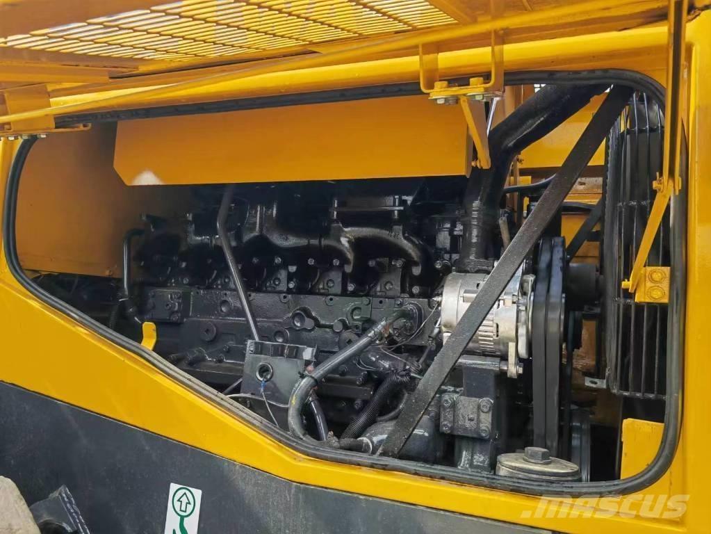 Komatsu WA 470-3 Pale gommate