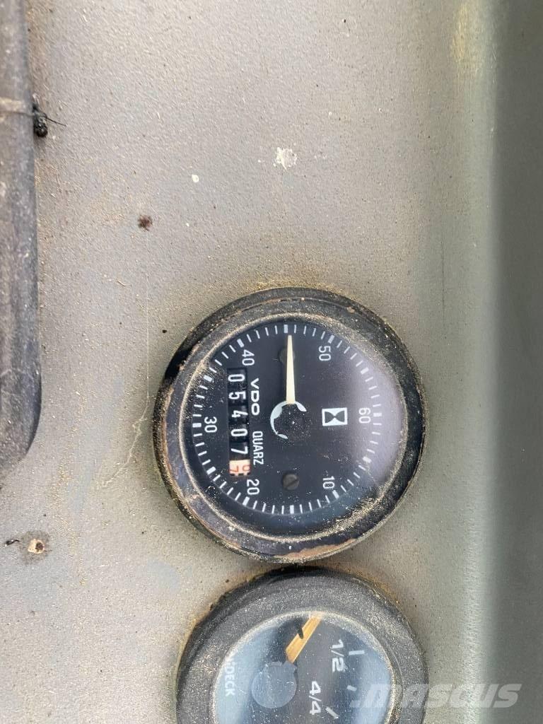 Schaeff SKL 823 Pale gommate