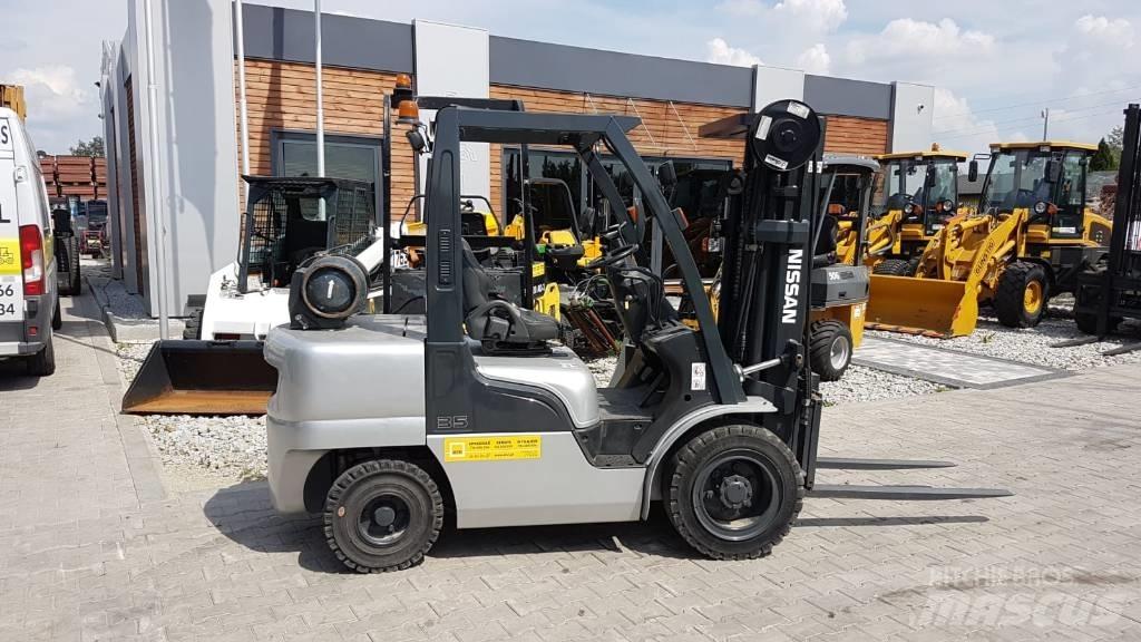 Nissan UGL02A35DU Carrelli elevatori GPL