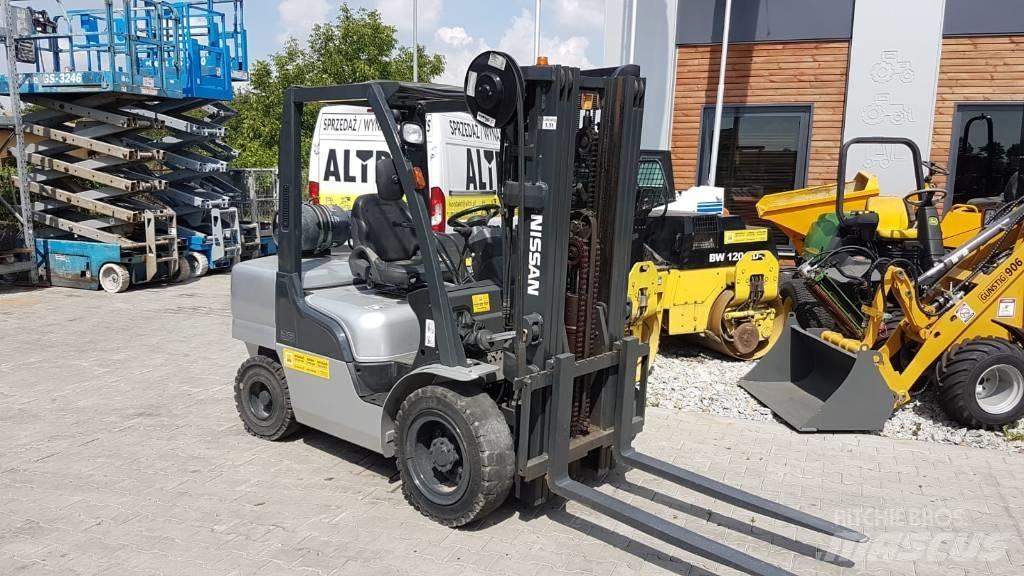 Nissan UGL02A35DU Carrelli elevatori GPL