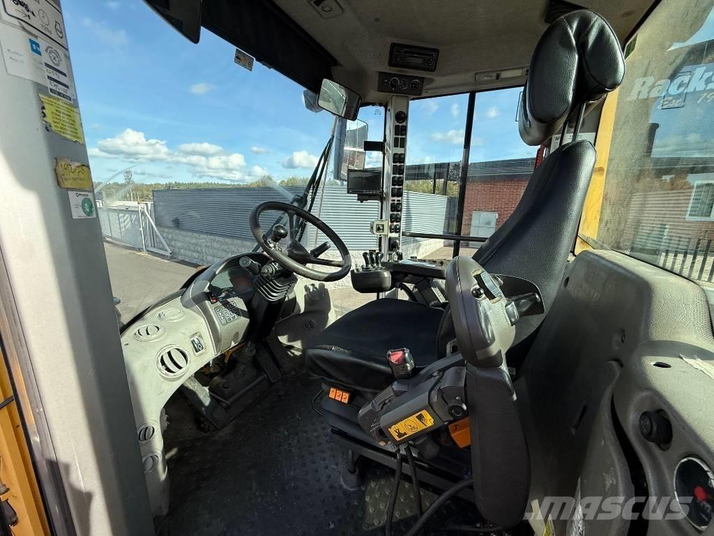 Volvo L 120 F Pale gommate