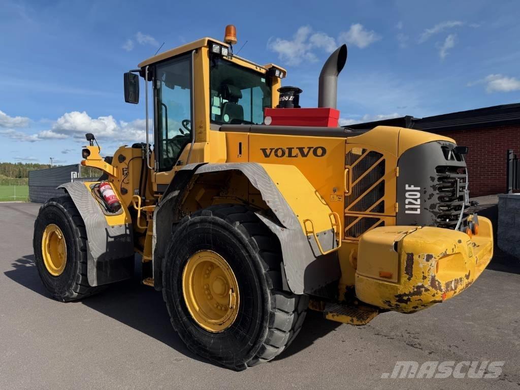 Volvo L 120 F Pale gommate