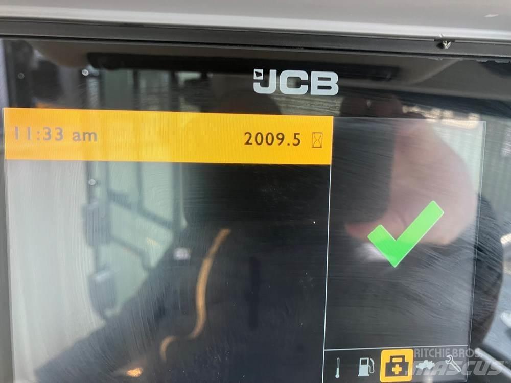 JCB 411 Pale gommate