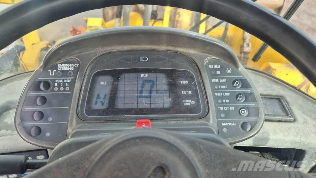 Komatsu WA 380-3H Pale gommate