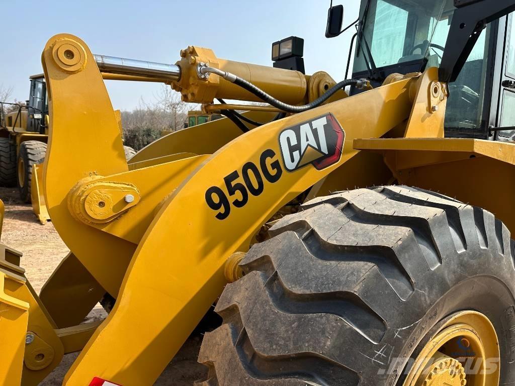 CAT 950G Pale gommate