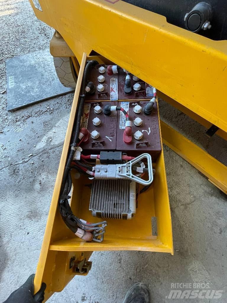 JCB S 2032 E Piattaforme a pantografo