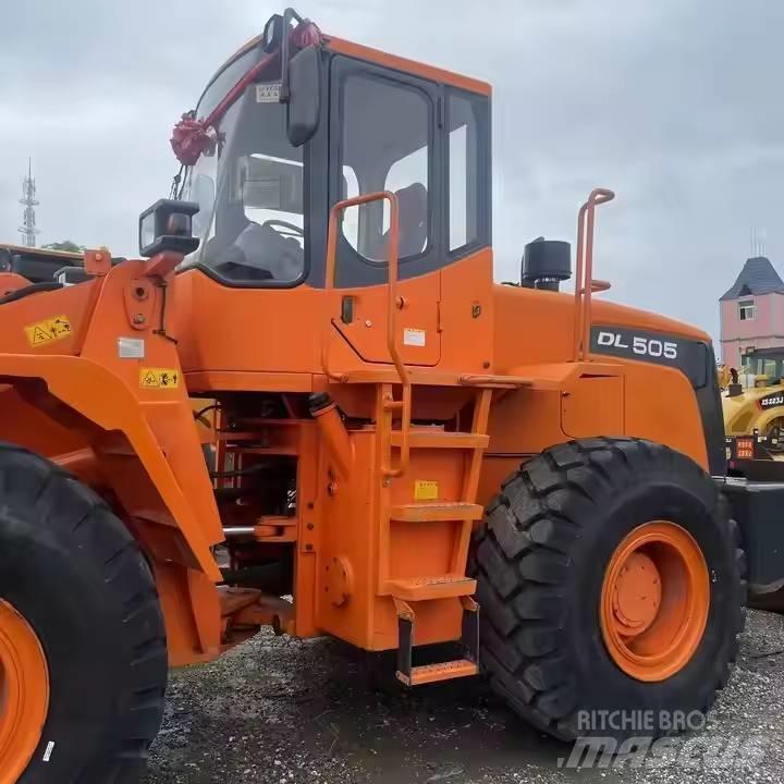 Doosan DL505 Pale gommate