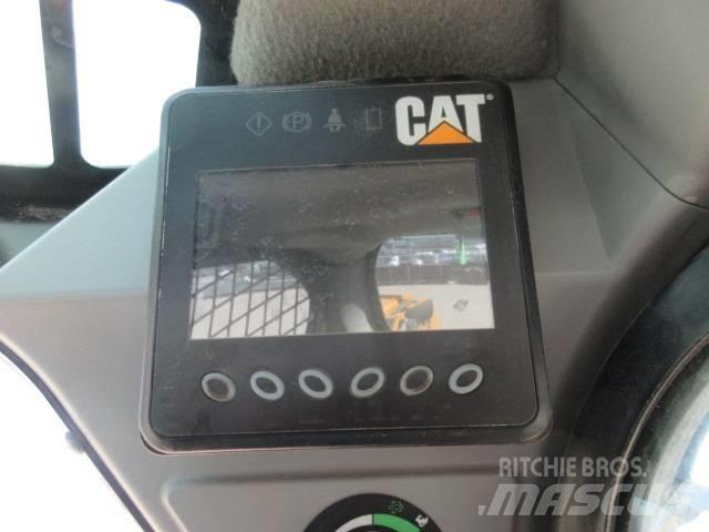 CAT 226 D Mini Pale Gommate