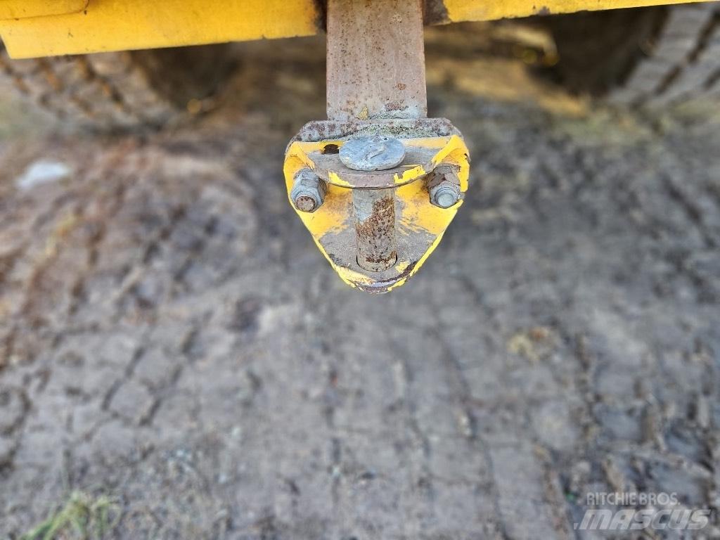 JCB 426 HT Pale gommate