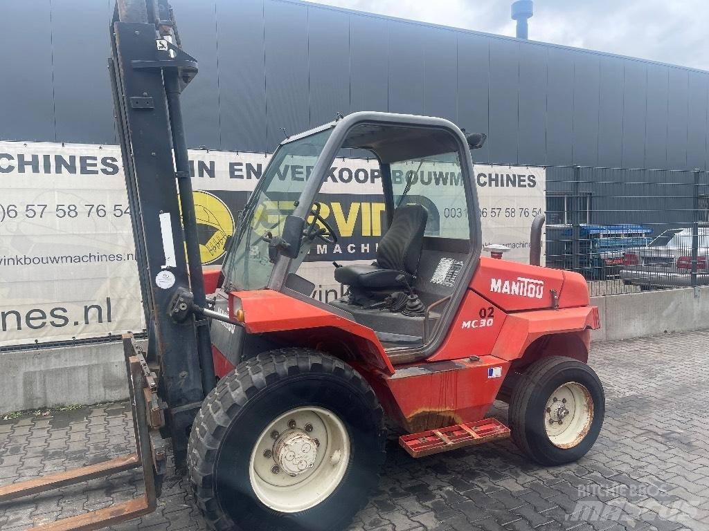 Manitou MC 30 Elevatore per esterni