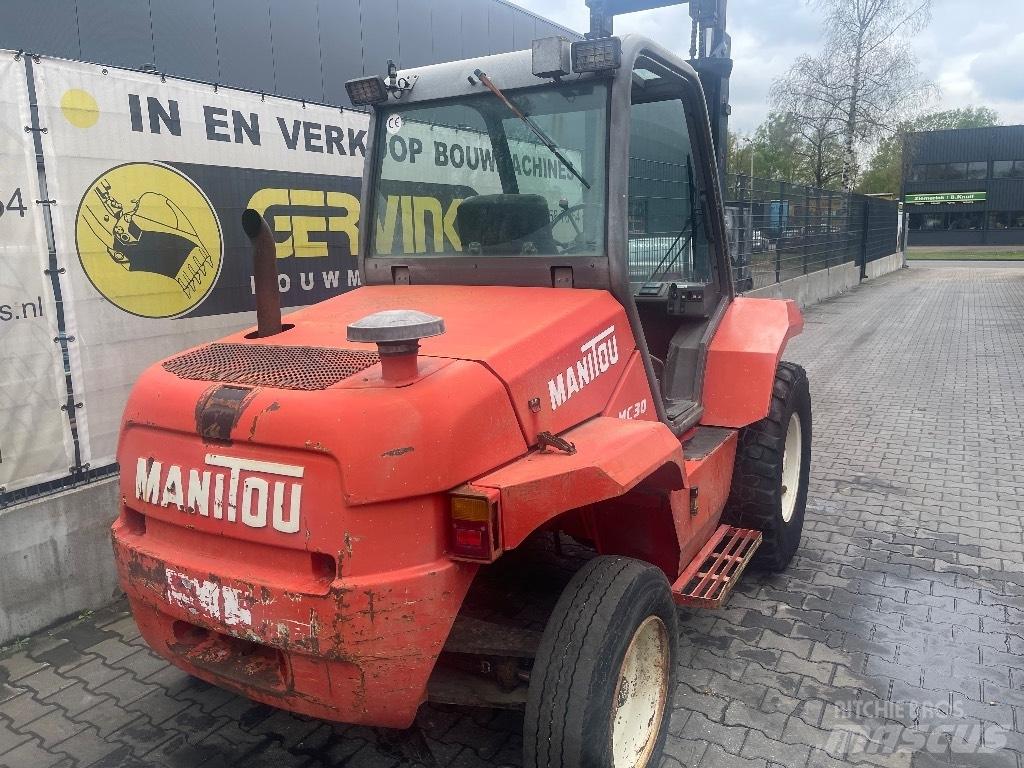 Manitou MC 30 Elevatore per esterni