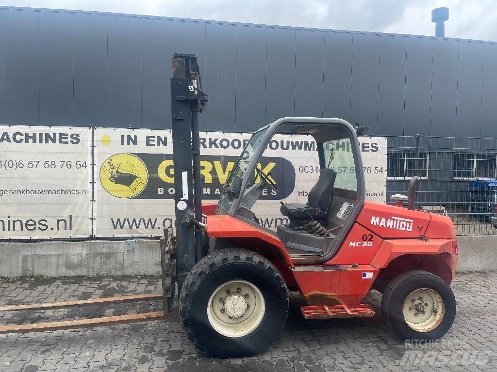 Manitou MC 30 Elevatore per esterni