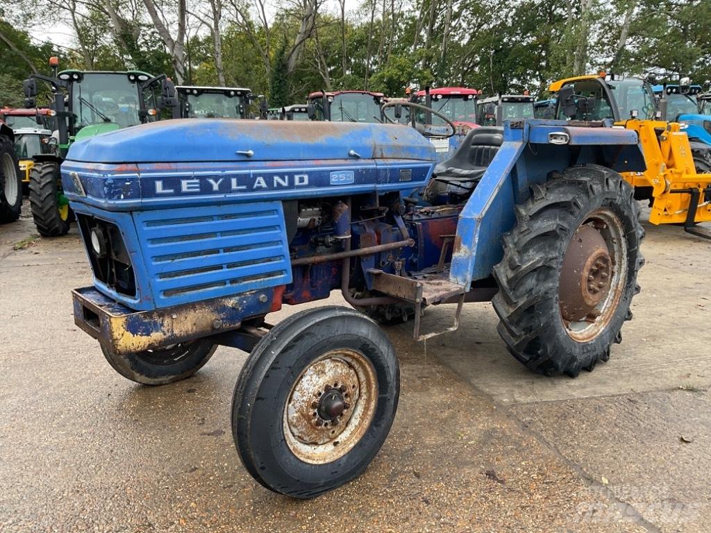Leyland 253 Trattori