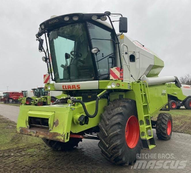 CLAAS AVERO 240 Mietitrebbiatrici