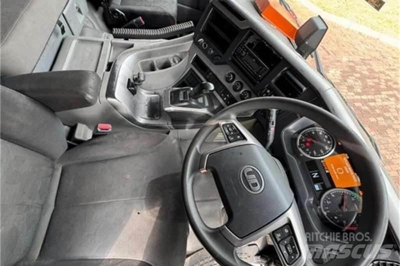 UD TRUCKS QUON Camion altro