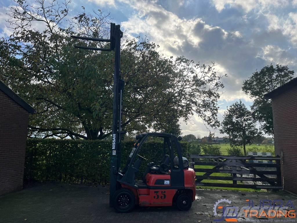 Nissan UD02A25PQ Carrelli elevatori GPL
