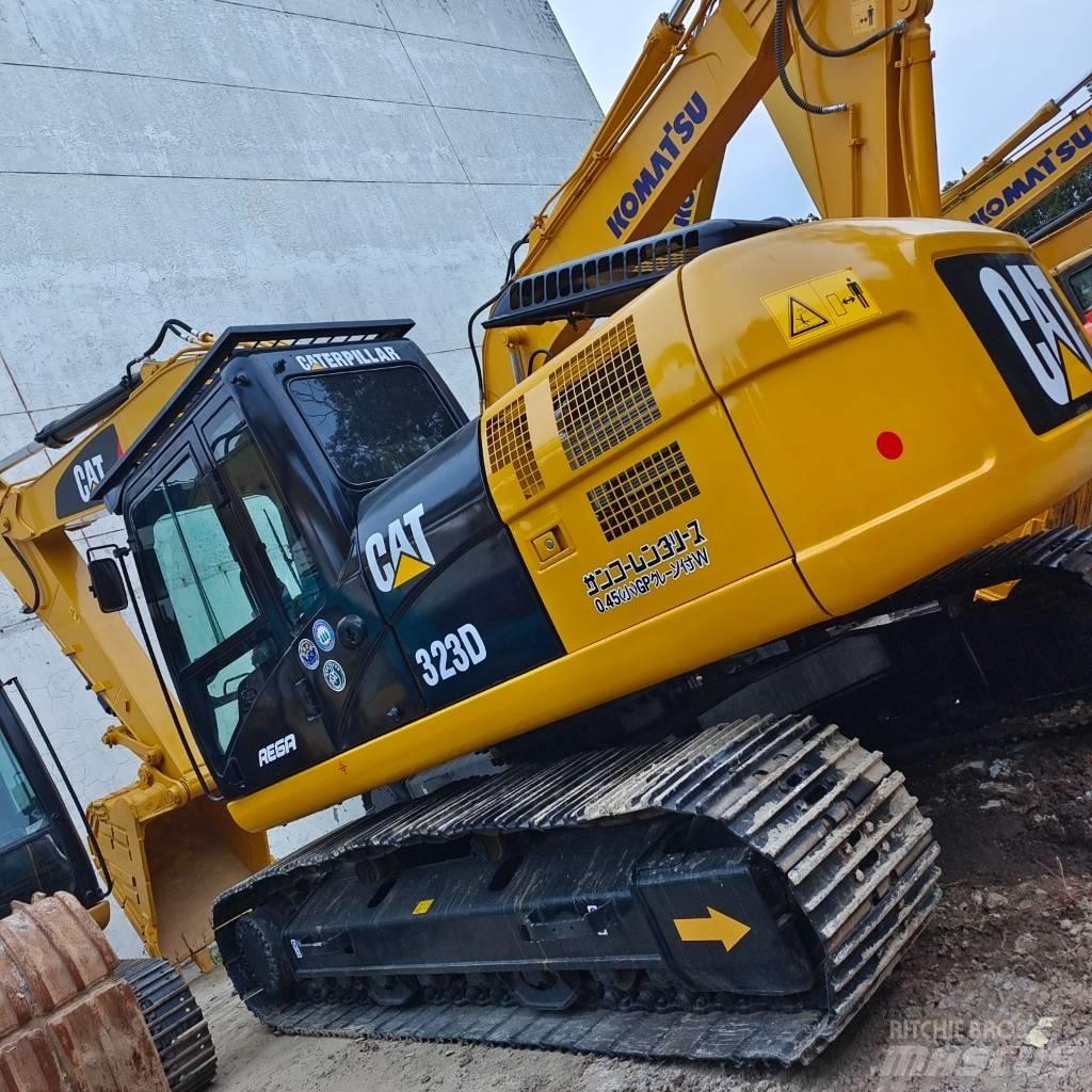 CAT 323 D Escavatori cingolati