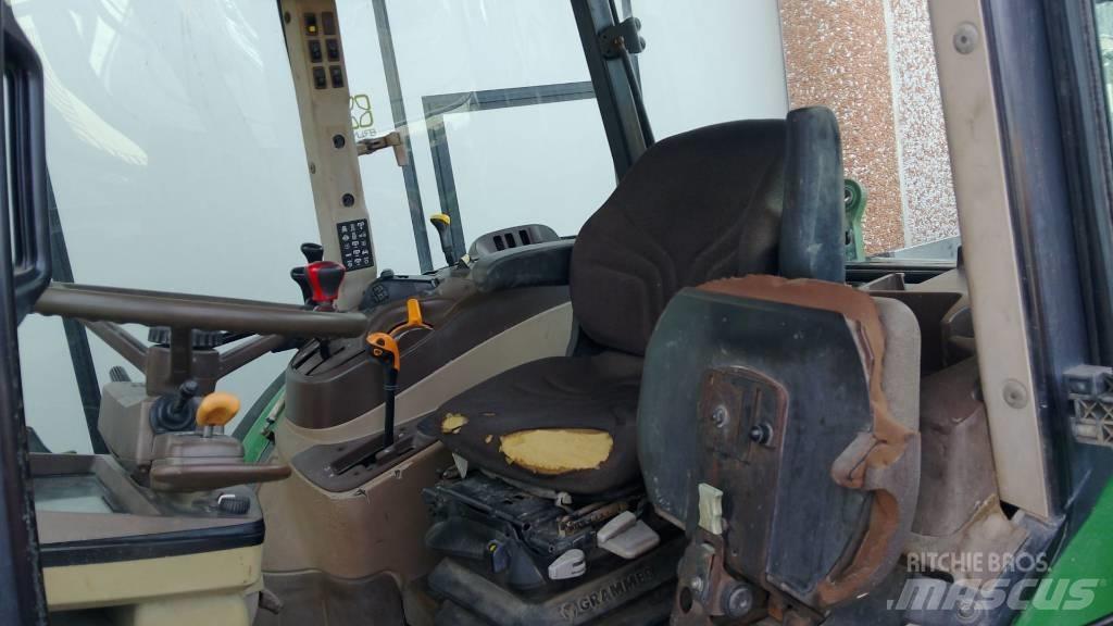 John Deere 5820 Trattori